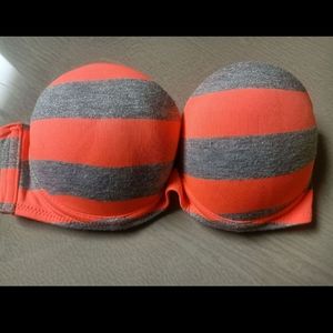 Stripless padded bra